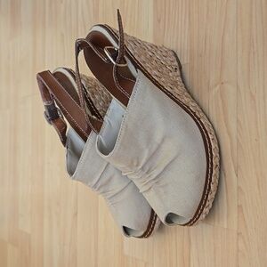 Via Giulia Wedge Platform Peep Toe Buckle Slingback High Heels Sandals Size 6